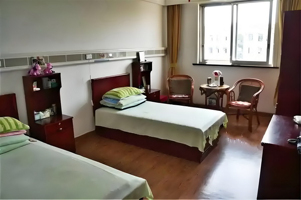 深圳落户2025条件_黑老大获刑24年：19岁开始混社会在当地称霸一方 头的赶来另一李某守在时